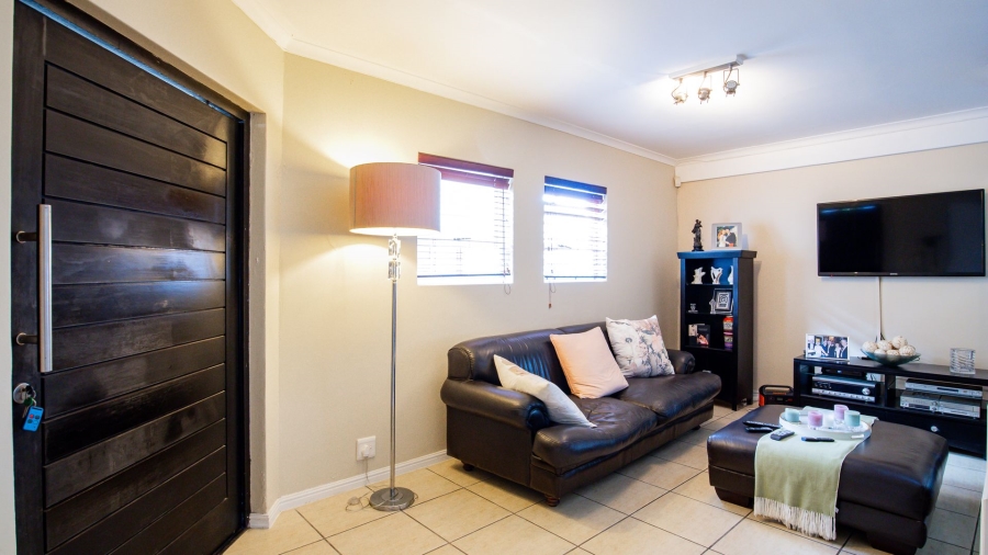 To Let 3 Bedroom Property for Rent in Claremont Upper Western Cape